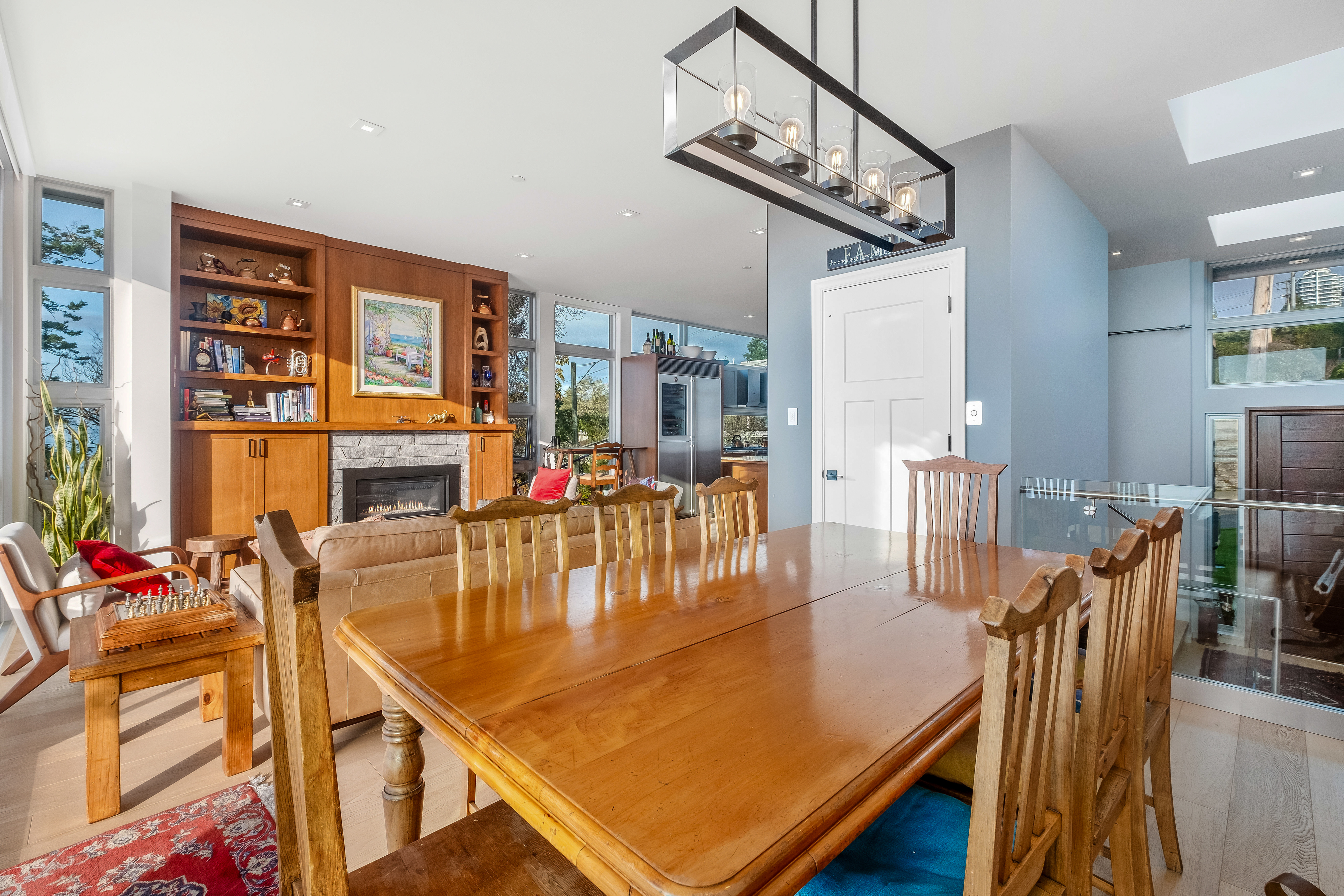 15046 Buena Vista Avenue